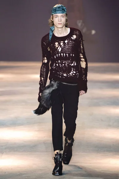 Look 4